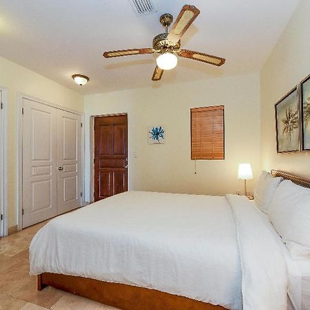 Hotel La Vista Azul Turtle Cove Екстер'єр фото
